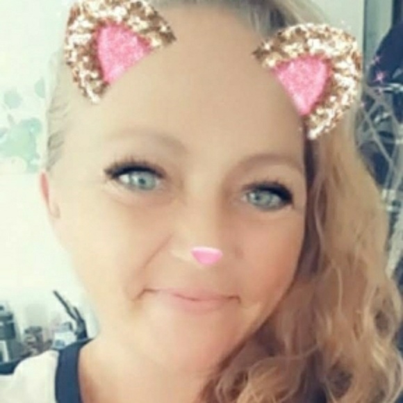 Meet your Posher, Lyla - Picture 1 of 6